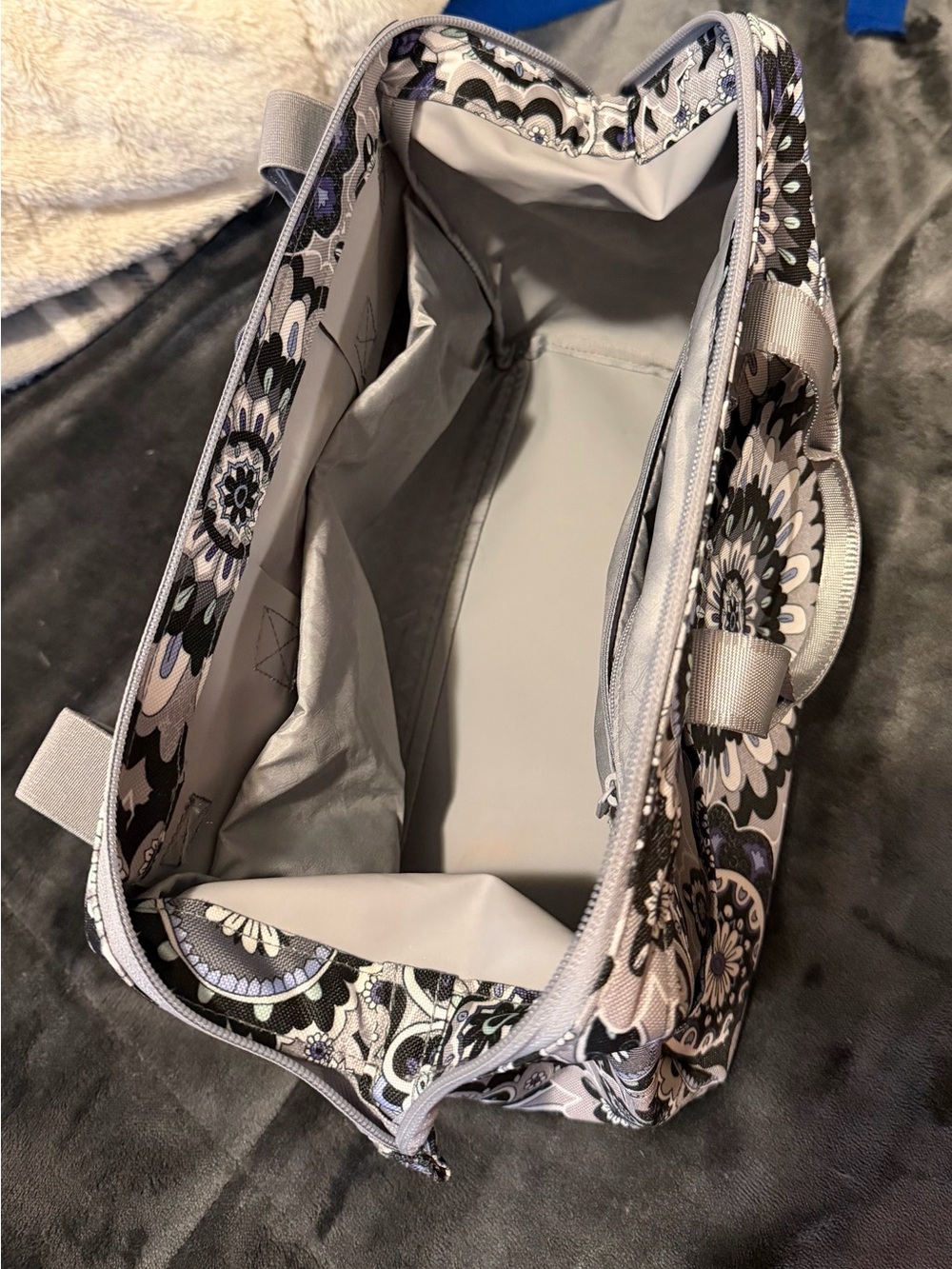 Vera Bradley Gray & Purple Floral travel organizer - Picture 3 of 3